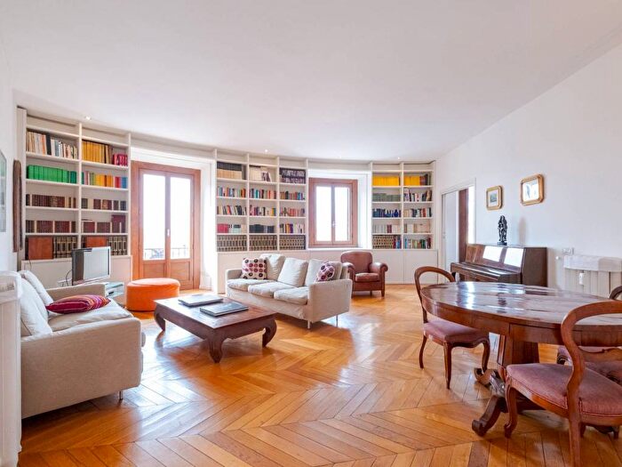 Appartamento quadrilocale in affitto in Piazzale Stazione Genova, Navigli Darsena, Milano