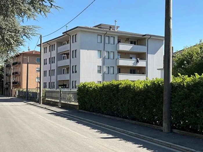 Appartamento quadrilocale in vendita in Via Cesare Battisti, Cornate D'Adda