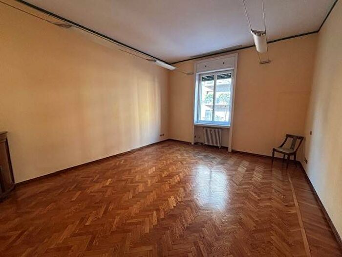 Appartamento trilocale in affitto in Via Giulio Ceradini, Plebisciti Susa, Milano