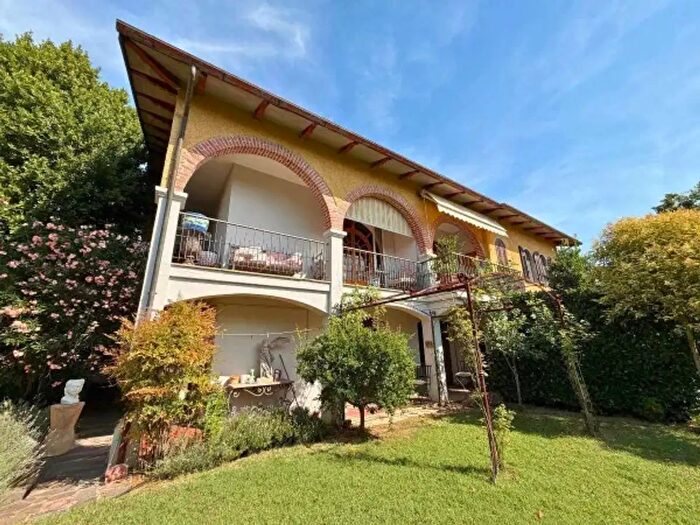Casa con 6 locali in vendita in Via della Giardinella, Anghiari