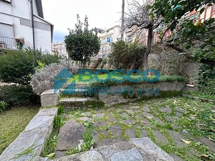 Appartamento con 6 locali in vendita in Via di Birano, La Spezia