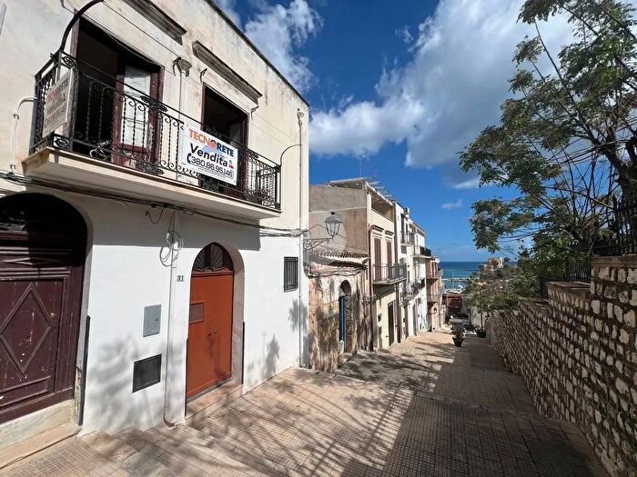 Appartamento con 5 locali in vendita in Via Discesa Marina, Castellammare Del Golfo