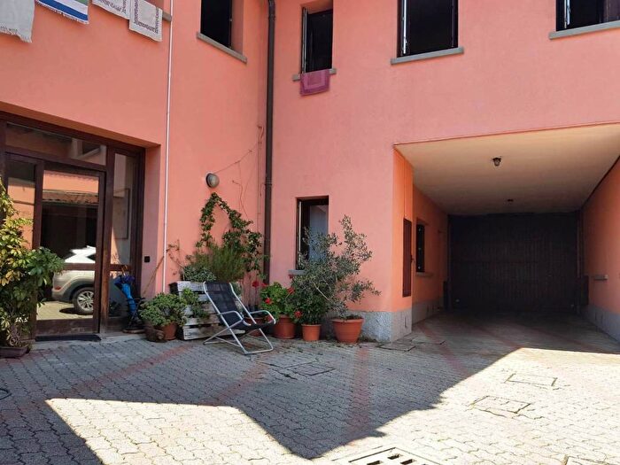 Appartamento quadrilocale in affitto in Via Borghetto, Desio