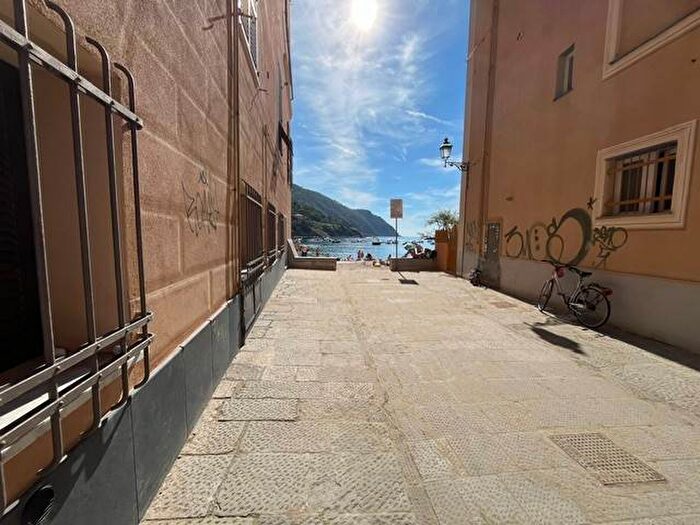 Appartamento trilocale in affitto in Piazza Giacomo Matteotti, Centro, Sestri Levante