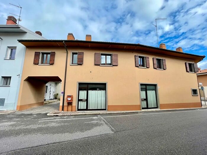 Casa con 5 locali in vendita in Piazza Dante Alighieri, Majano