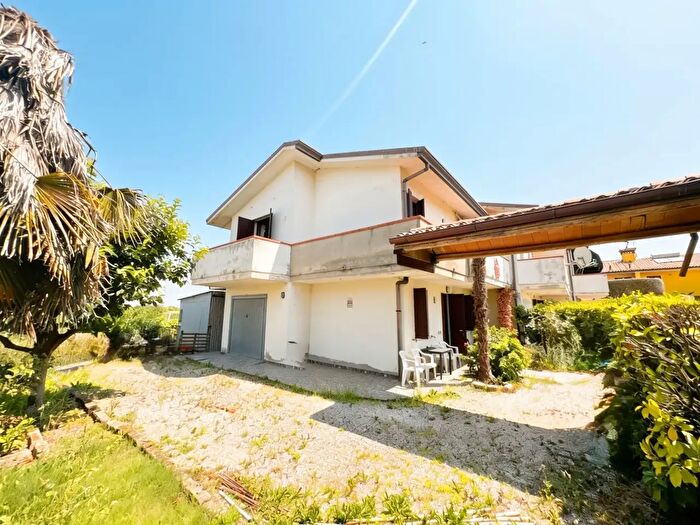 Casa trilocale in vendita in Via Arzere, Solesino