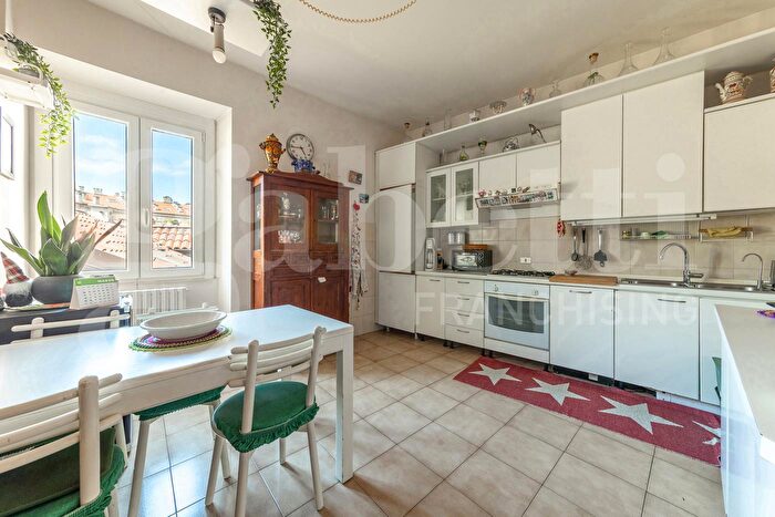 Appartamento trilocale in vendita in Via Pietro Maroncelli, Milano