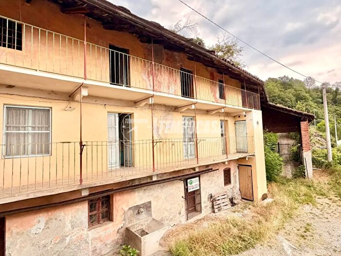 Casa con 5 locali in vendita in Vicolo Volpellato a, Caprie