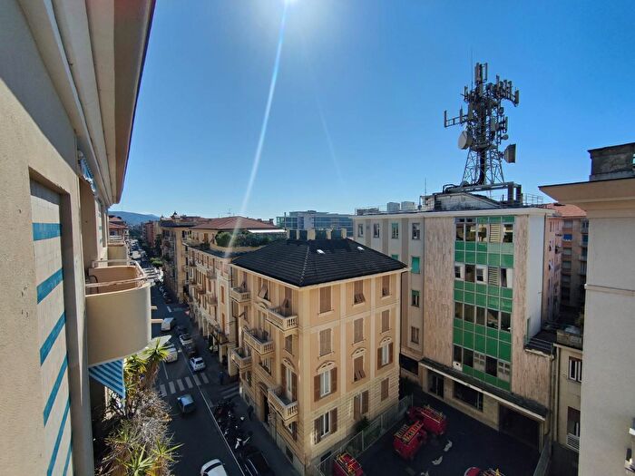 Appartamento con 8 locali in vendita in Ino Bixio, Chiavari