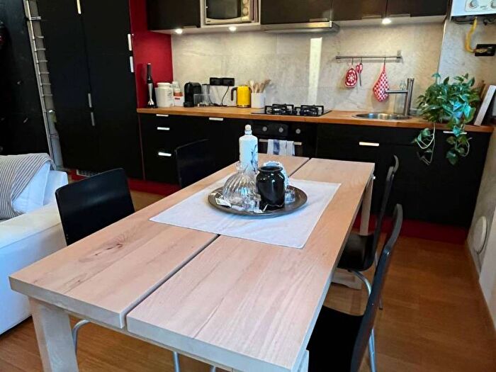 Appartamento bilocale in affitto in Via Legnone, Dergano, Milano