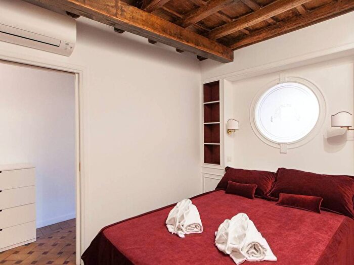 Appartamento bilocale in affitto in Via della Scala, Trastevere, Roma
