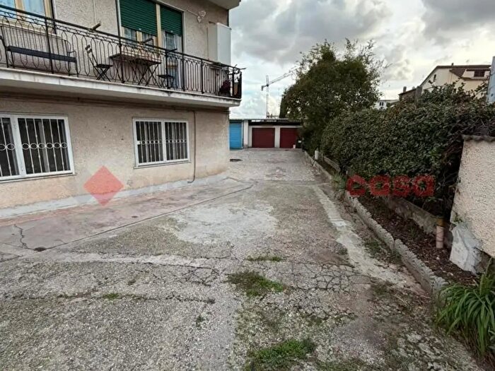 Appartamento trilocale in vendita in Via dei Narcisi, Guidonia Montecelio