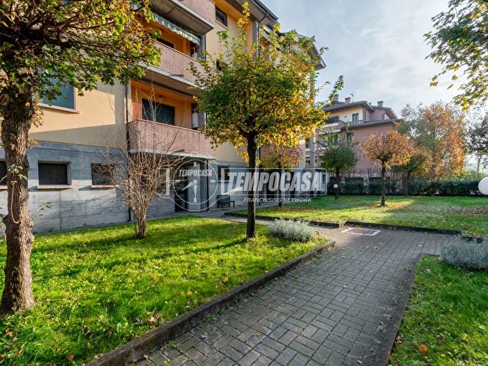 Appartamento trilocale in vendita in Via Cesare Pascarella, Reggio Emilia