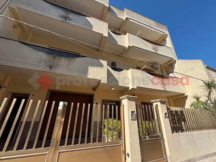 Appartamento con 5 locali in vendita in Via Giardini Convento, Pulsano