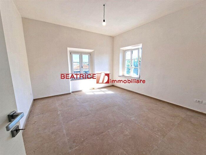 Appartamento con 6 locali in vendita in Via della Maddonnina, Capannori