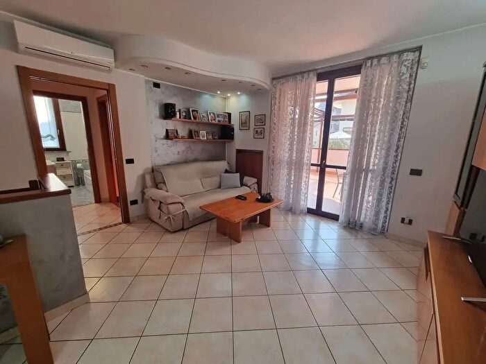 Appartamento trilocale in vendita in Via Bainsizza, Limbiate