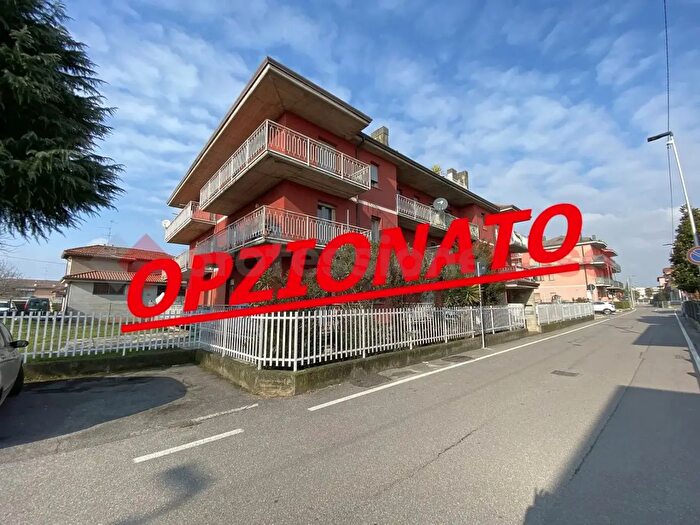 Appartamento trilocale in vendita in Via Monti, Osio Sotto