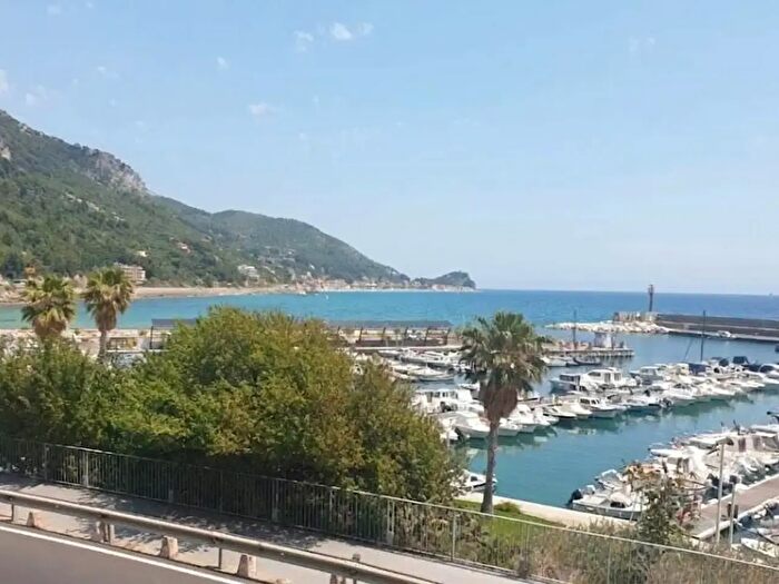 Appartamento bilocale in vendita in Via Aurelia, Finale Ligure