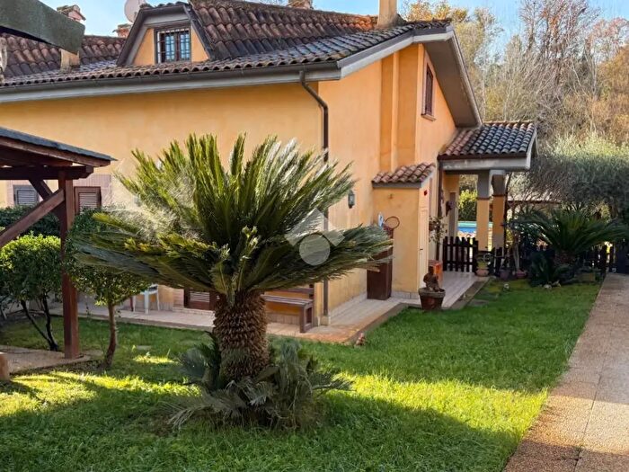 Casa quadrilocale in vendita in Via Portogallo, Capena