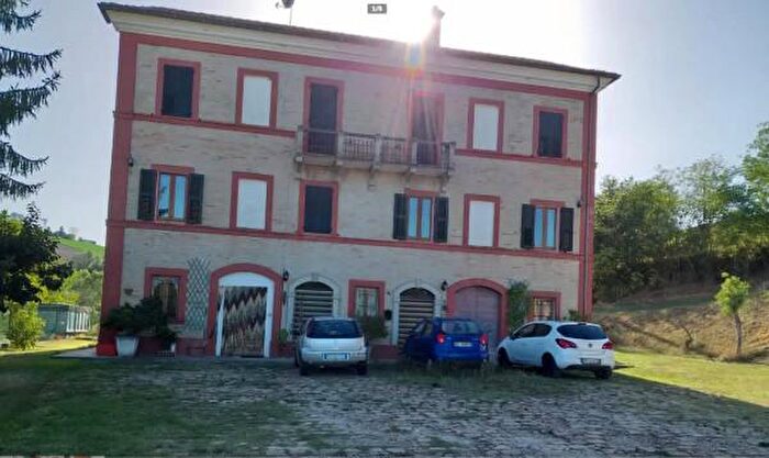 Casa con 6 locali in vendita in Via Montottonese Sud, Montottone
