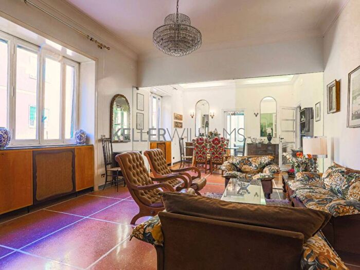 Appartamento con 5 locali in affitto in Via Giovanni Severano, Bologna, Roma