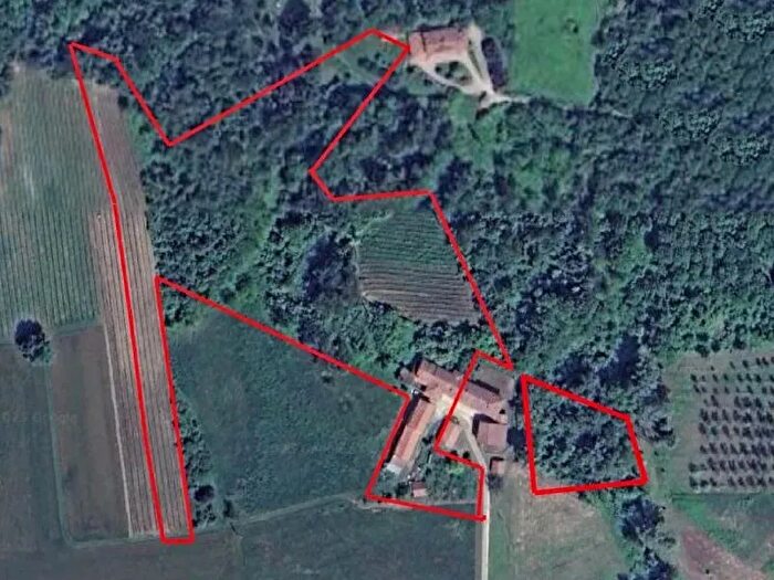 Casa con 15 locali in vendita in Dogliani