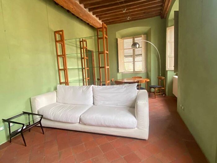 Appartamento trilocale in affitto in Via del Giardino Botanico, Piazza Anfiteatro Torre Guinigi, Lucca