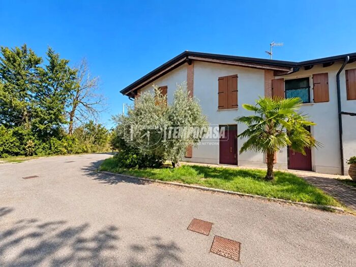 Casa quadrilocale in vendita in Reggio nell'Emilia
