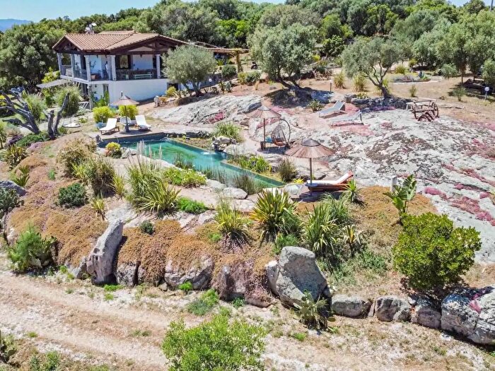 Casa con 7 locali in vendita in Ss, Telti