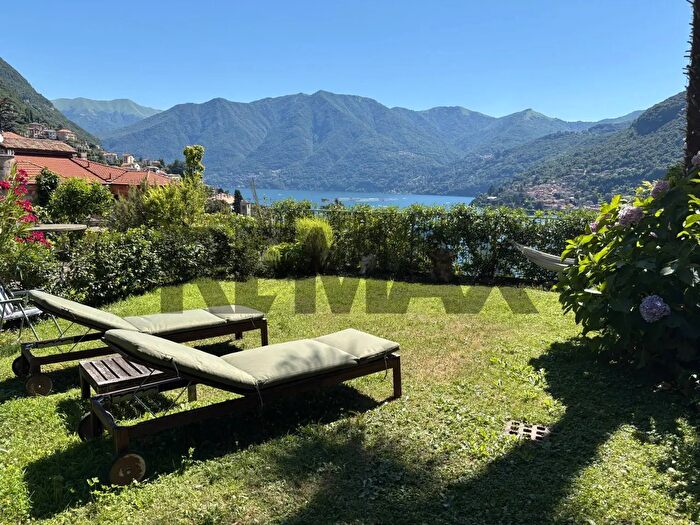 Casa trilocale in vendita in Via ai Crotti, Moltrasio