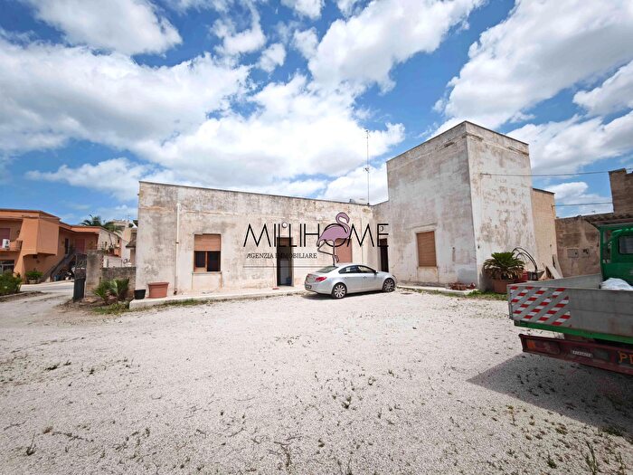 Casa quadrilocale in vendita in Via Ugo La Malfa, Petrosino