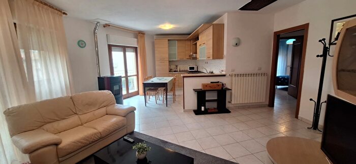 Appartamento con 5 locali in vendita in Via Vittorio Veneto, Rapolano Terme