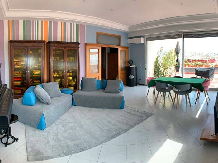 Appartamento quadrilocale in affitto in Via Ferdinando Palasciano, Chiaia, Napoli