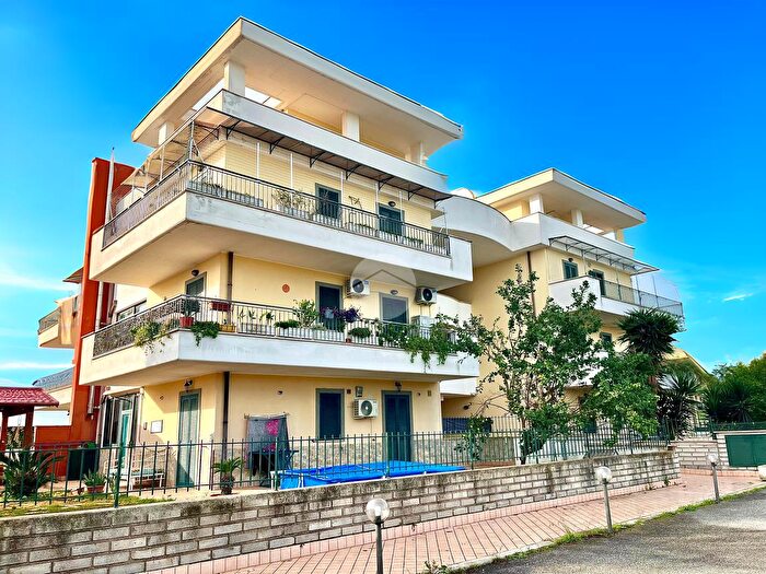 Appartamento trilocale in vendita in Via Lago Trasimeno, Anzio