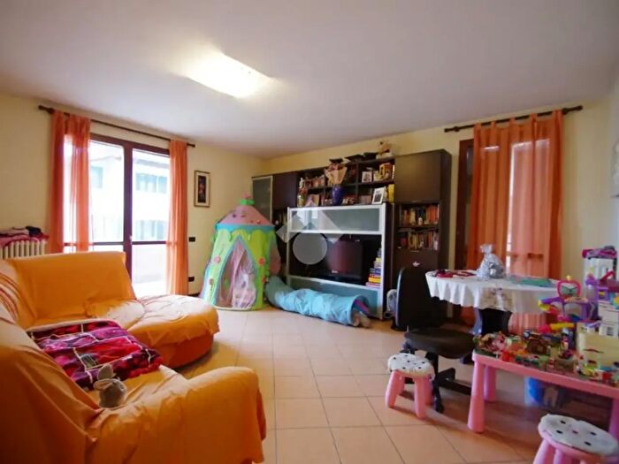 Casa con 7 locali in vendita in Villa a Schiera di Testa Via Ghiarda, Reggio Emilia