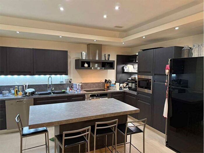 Casa con 6 locali in affitto in Via Roma, Centro, Sesto Calende