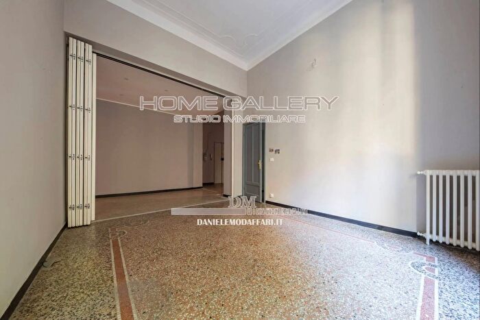 Appartamento con 6 locali in vendita in Via Pisa, Genova