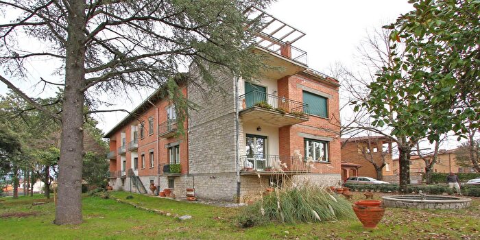 Appartamento con 10 locali in vendita in Via di San Gregorio, Pienza