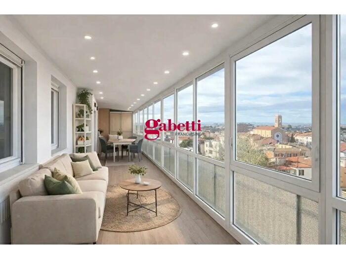 Appartamento con 5 locali in vendita in Rimini