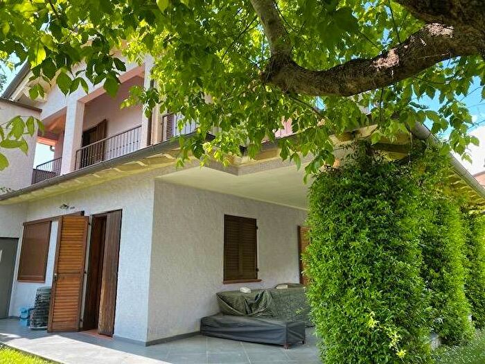 Casa con 5 locali in affitto in Via della Barbiera, Caranna, Forte dei Marmi
