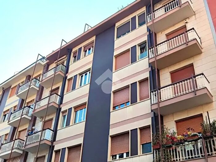 Appartamento quadrilocale in vendita in Via Avellino, Torino