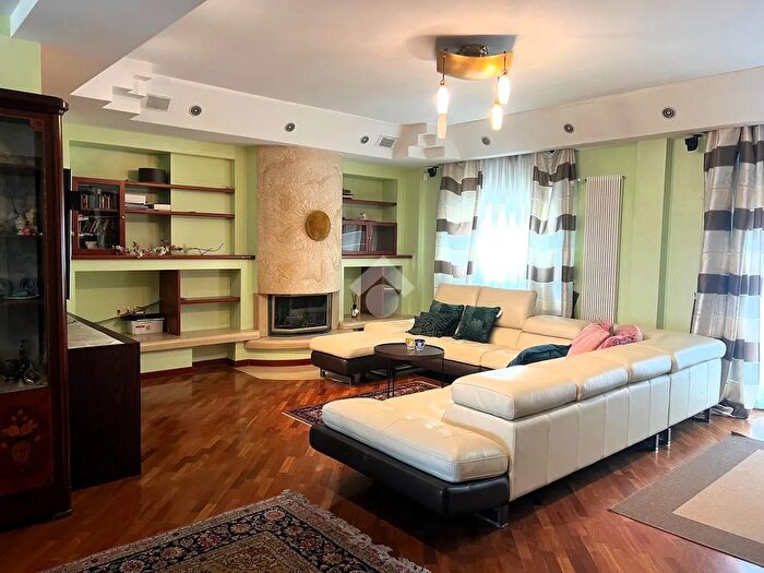 Appartamento con 5 locali in vendita in Via Alessandro Manzoni, Altamura