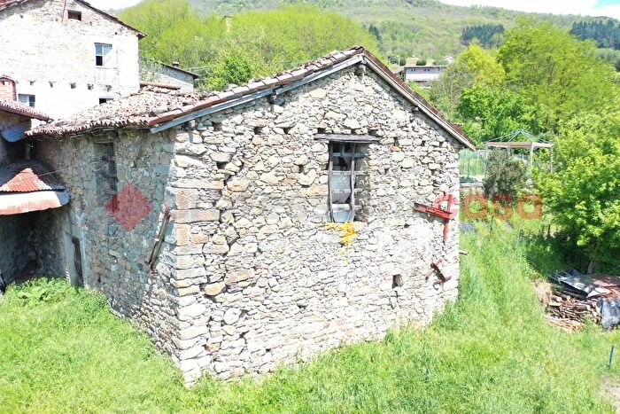 Casa in vendita in Via dellAiara, San Romano In Garfagnana