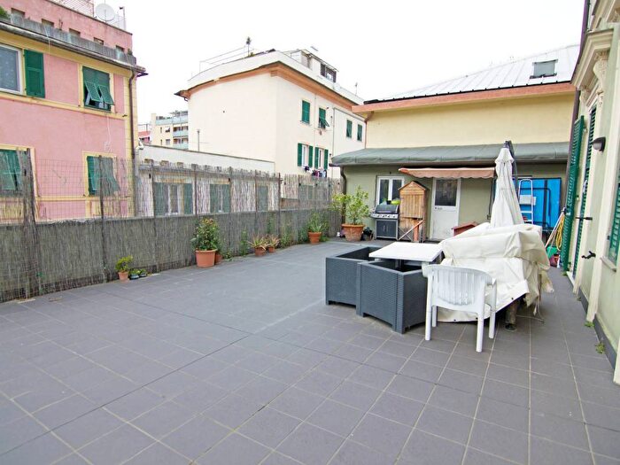 Appartamento trilocale in affitto in Piazzale Marassi, Staglieno, Genova
