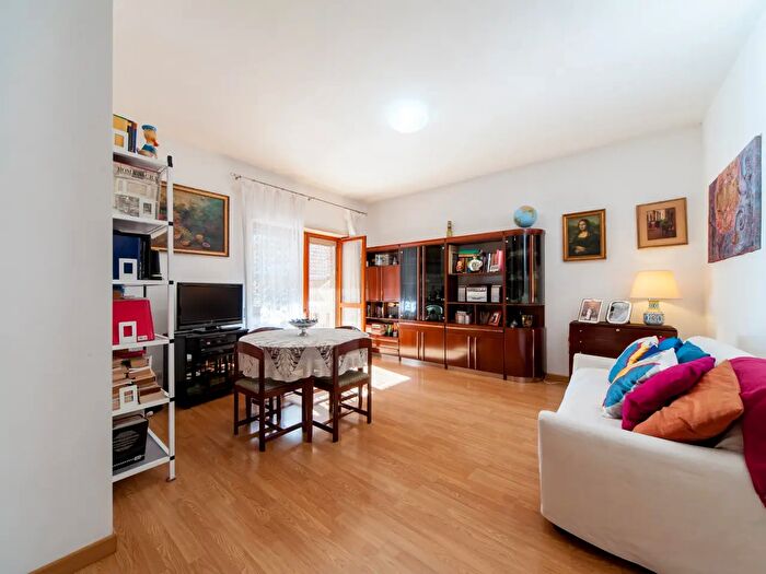 Appartamento quadrilocale in vendita in Via Costanzo Casana, Roma