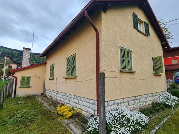 Casa trilocale in affitto in Via Bosco, Bosco, Asiago