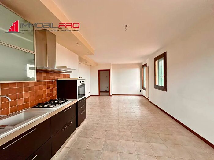 Appartamento trilocale in vendita in Via Lesina, Santorso