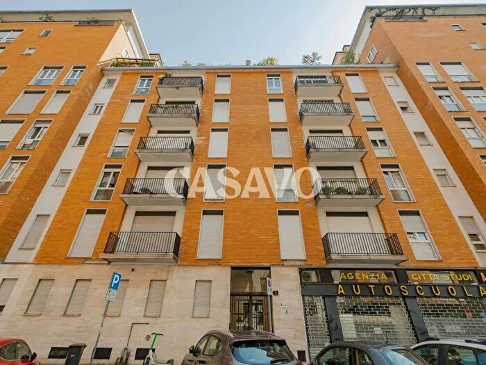Appartamento trilocale in vendita in Via Francesco Denti, Milano