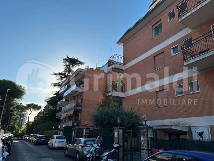 Appartamento trilocale in vendita in Via di Villa Maggiorani, Roma