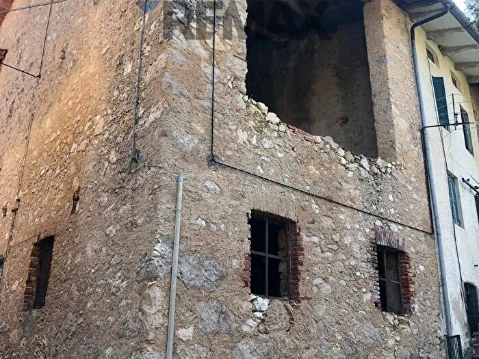 Casa con 7 locali in vendita in Via Bagattini di Sopra, Posina